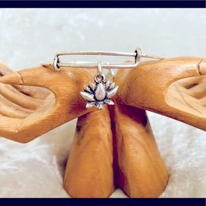 ✨Alex & Ani lotus flower bracelet✨